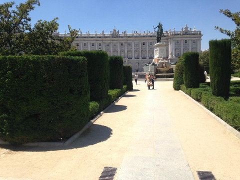 东方广场-马德里必去景点