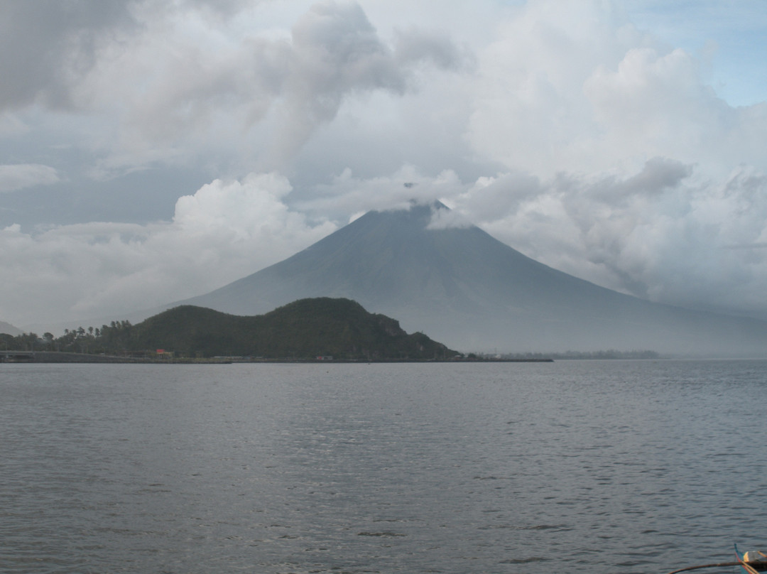 马荣火山-雷加斯皮必去景点