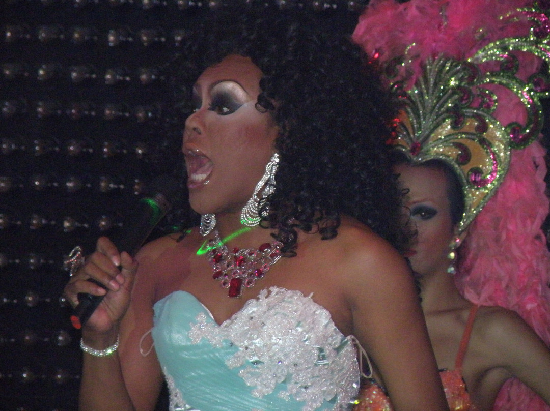 星际卡巴莱表演秀-苏梅岛必去景点