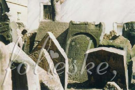 犹太人墓地-布拉格必去景点