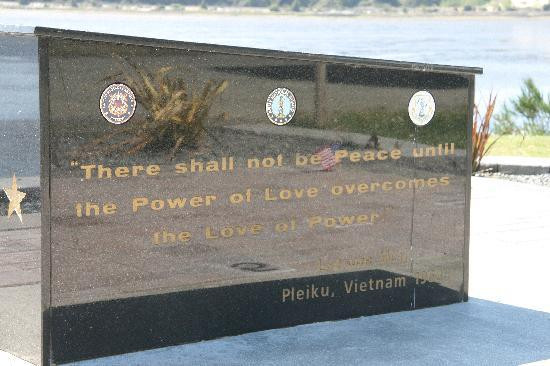 David Dewett Veterans Memorial-North Bend必去景点