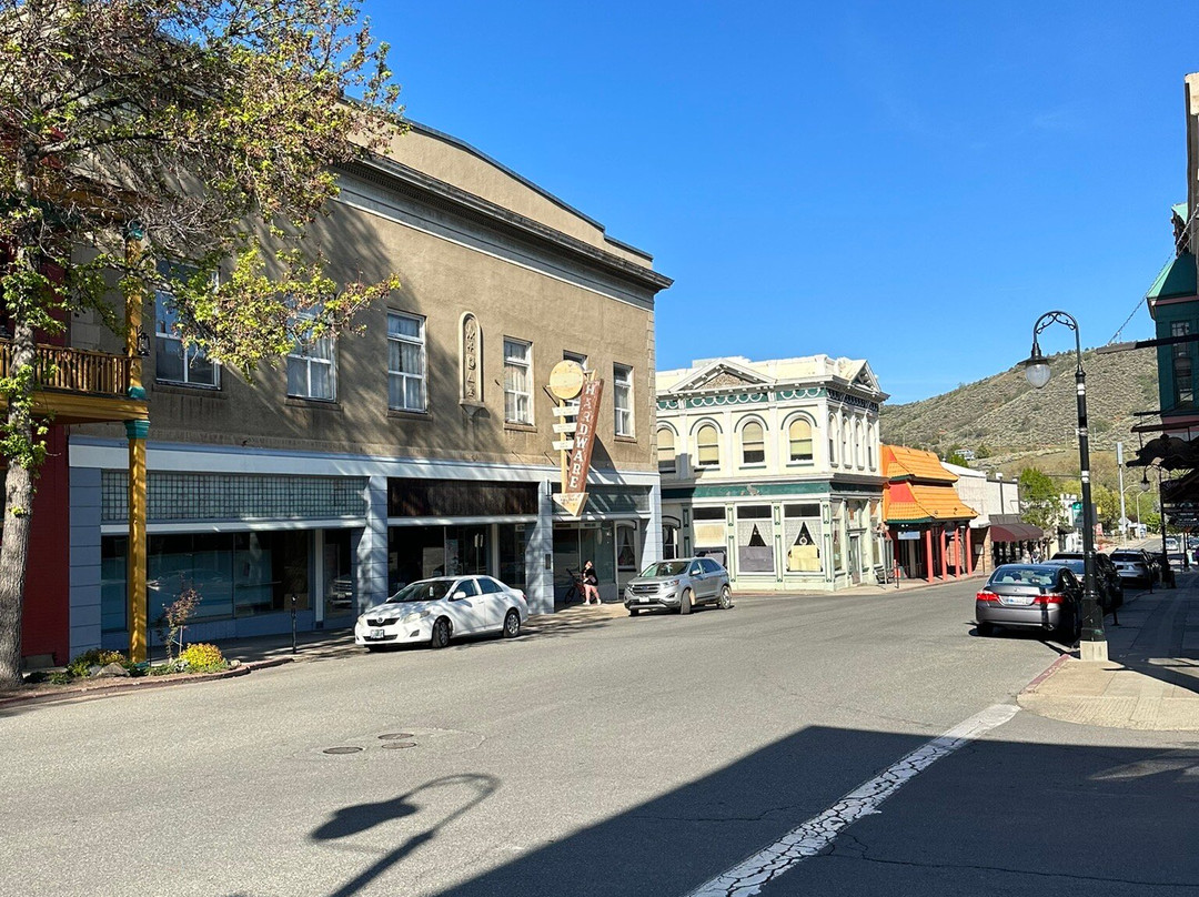 West Miner Street Historic District景点图片