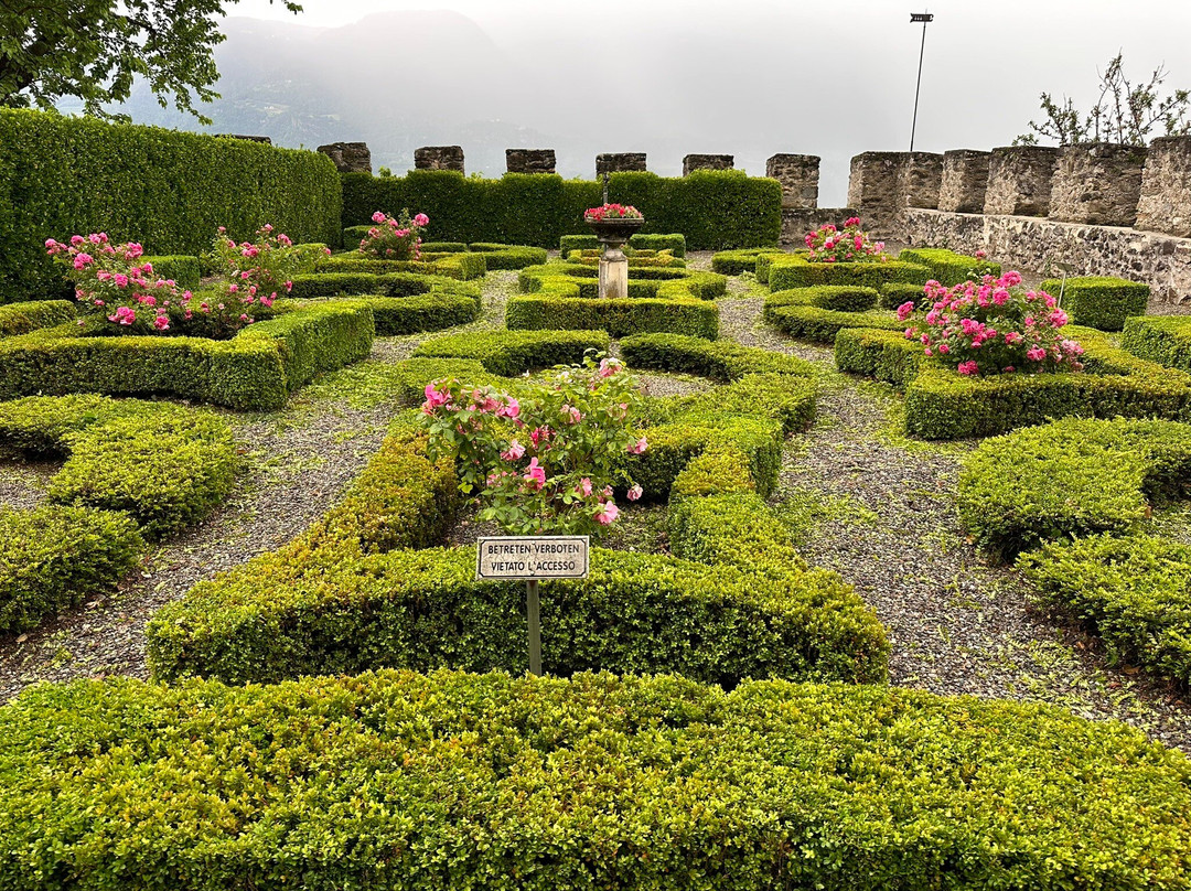 Castel Monteleone-Cermes必去景点