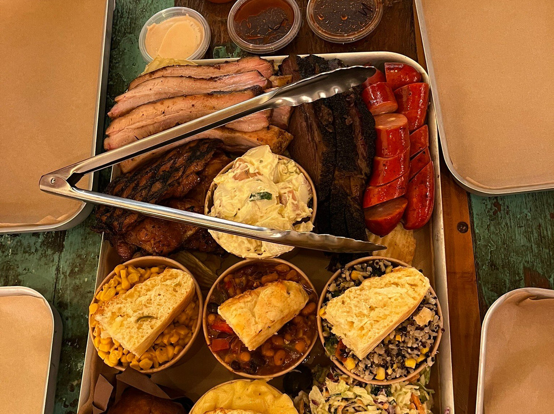 Three Tails Brewery and Smokehouse-马奇必去景点