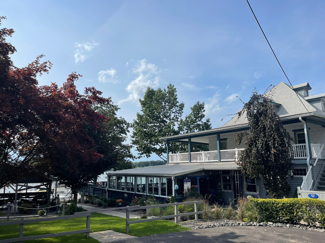 Pleasant Beach Hotel主图