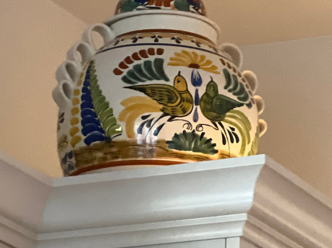 Gorky Pottery by Gorky Gonzalez景点图片