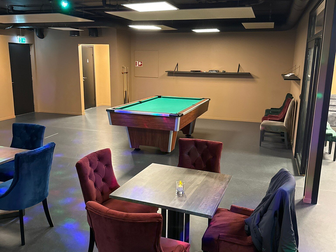 Hareid Restaurant Og Sportsbar