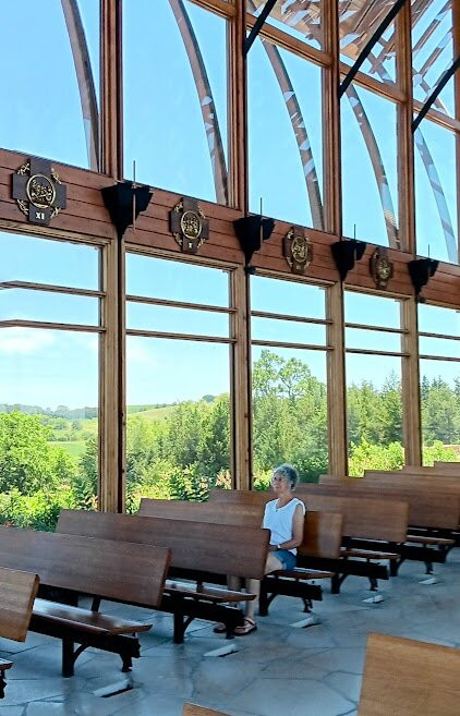 Holy Family Shrine-Gretna必去景点