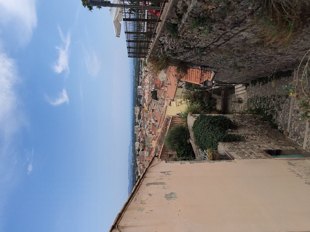 Château d'Hyères-耶尔必去景点