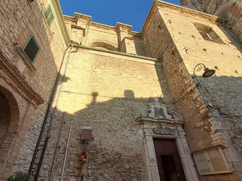 Chiesa di Santa Maria Del Popolo-Bomba必去景点