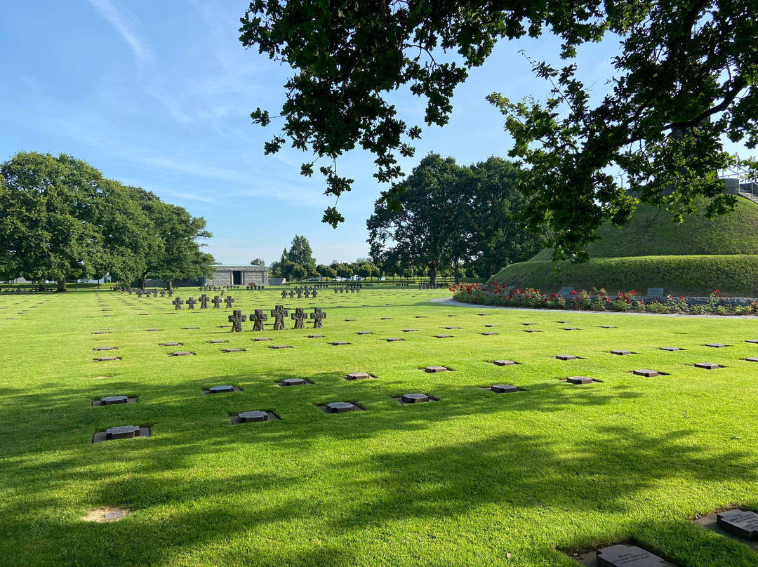 Cimetière Militaire Allemand de La Cambe景点图片