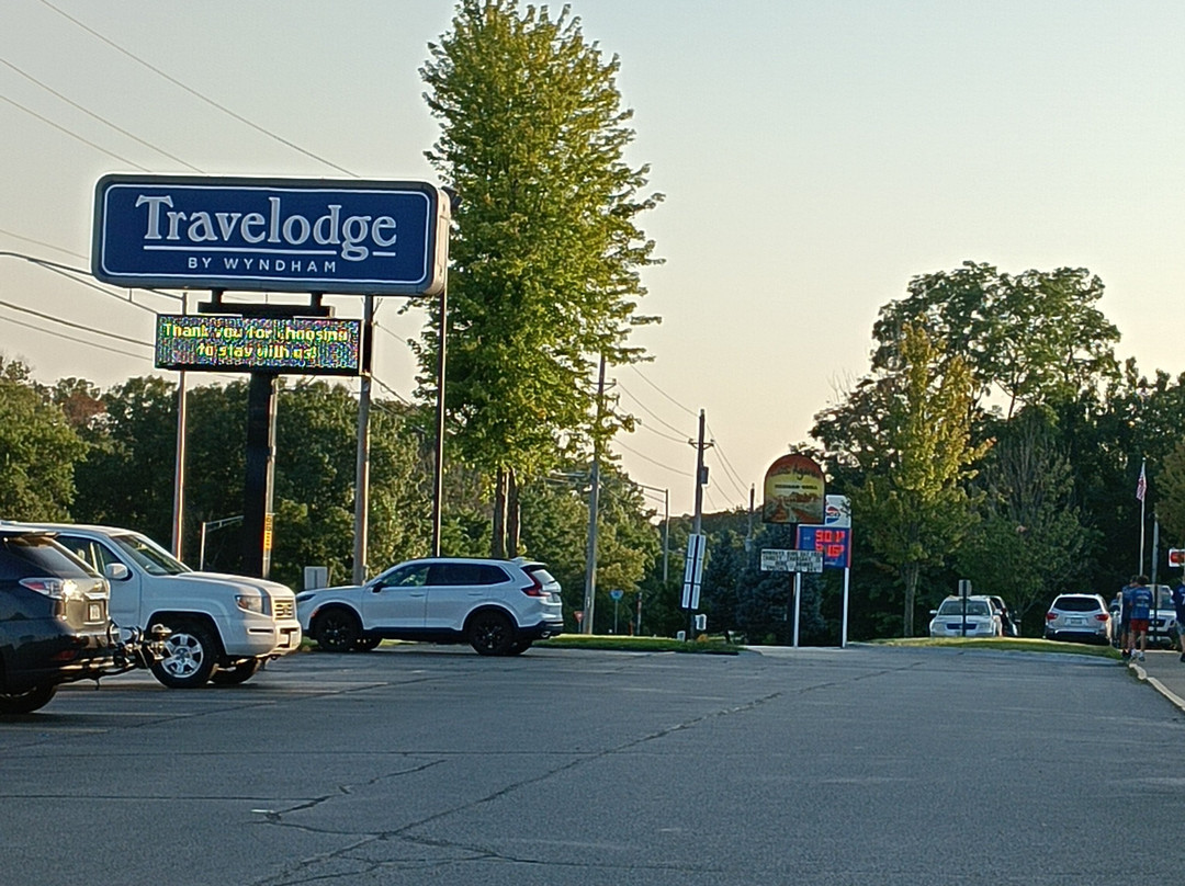 Travelodge by Wyndham Iowa City主图