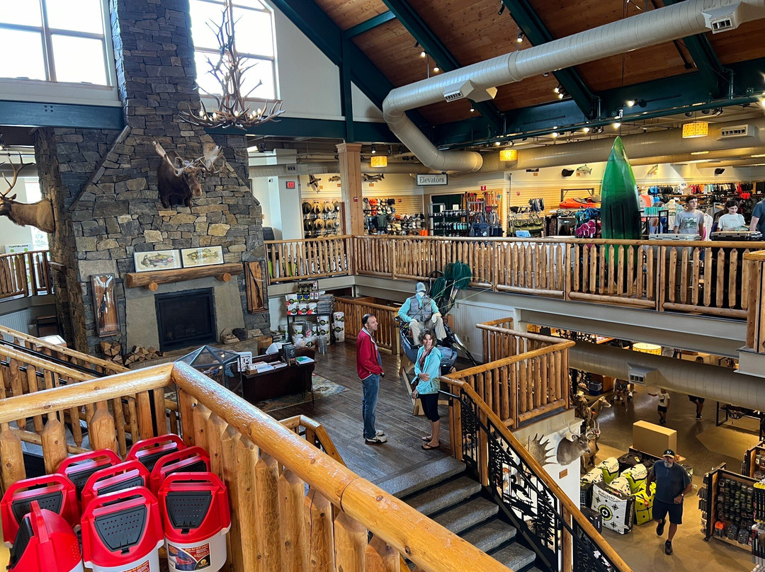 L.L. Bean Factory Store-弗里波特必去景点