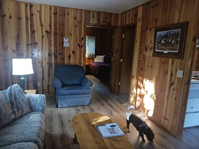 Whispering Pines Resort主图