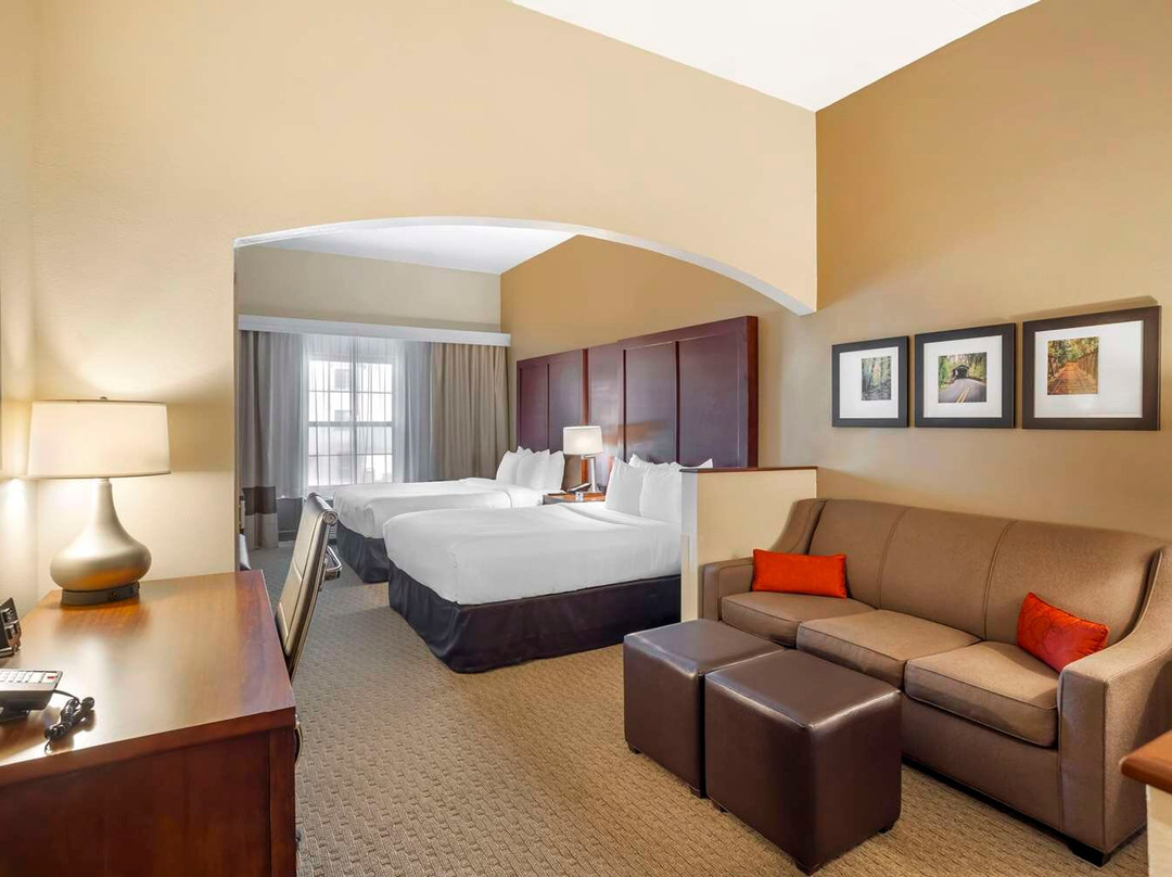 Comfort Suites near Penn State主图