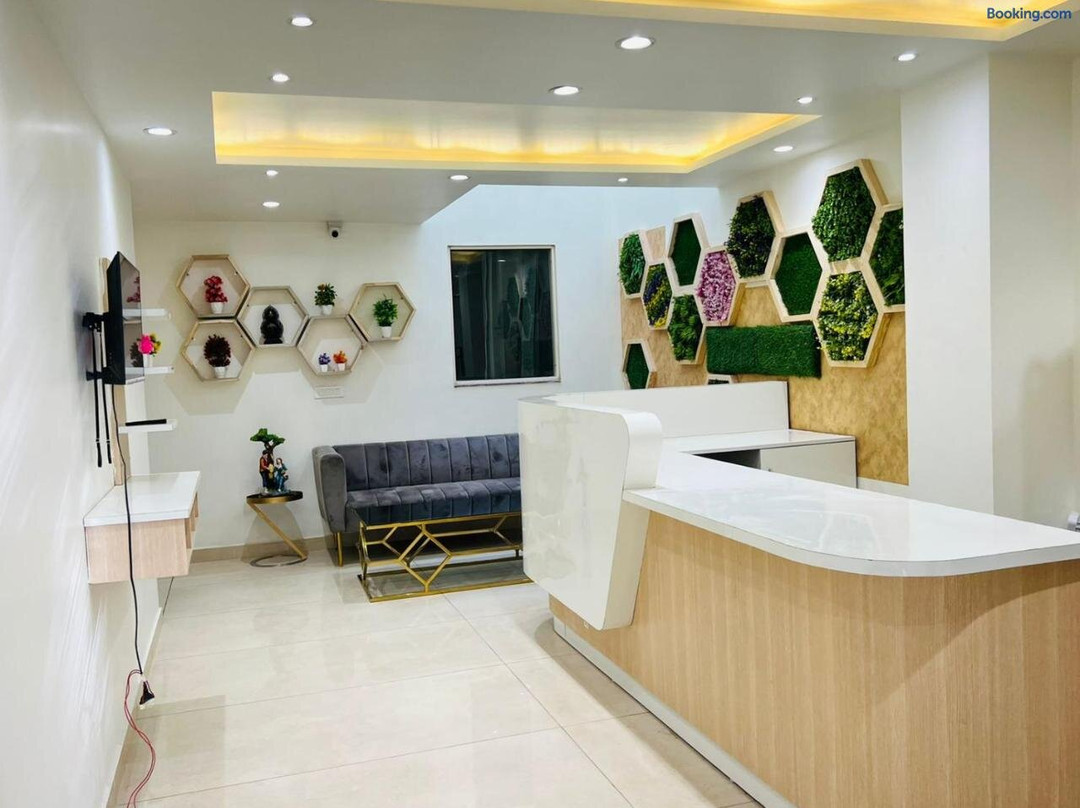 Hotel Skylark