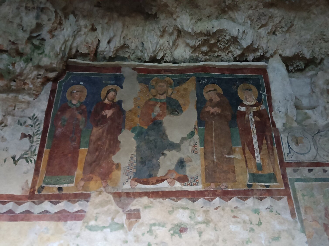 Santuario Del crocefisso景点图片