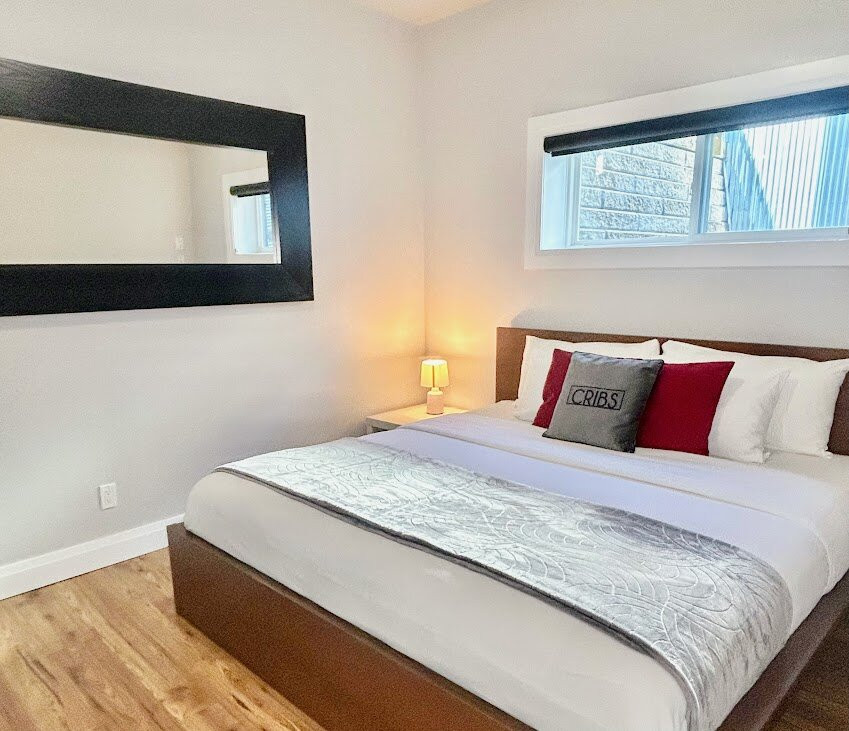 Cribs On The Hill主图