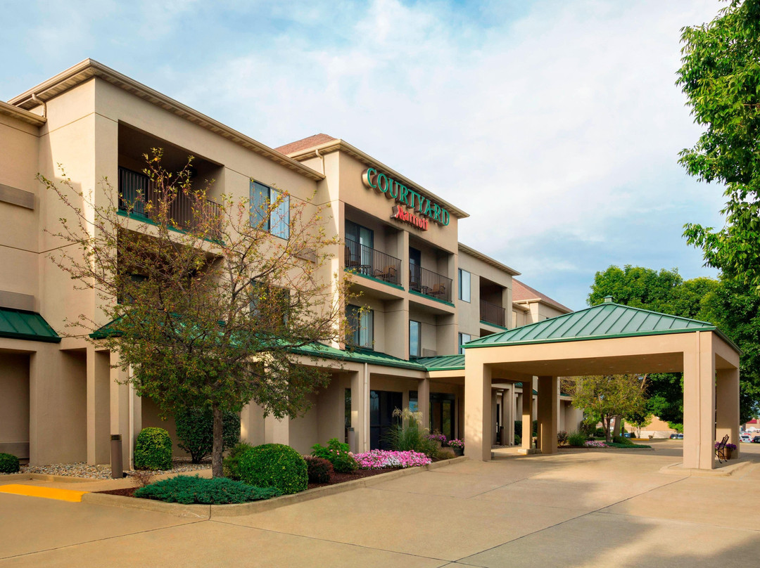 Courtyard by Marriott Champaign主图