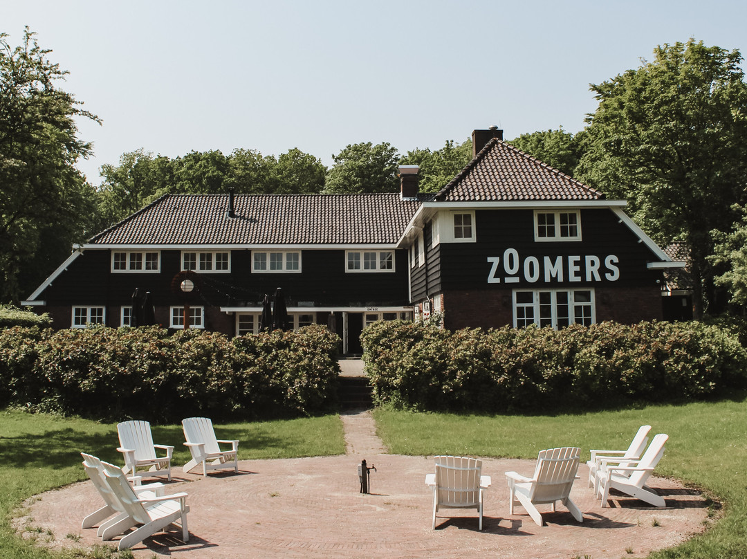 Zoomers Aan Het Bos主图