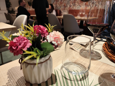 Irònic Granollers主图