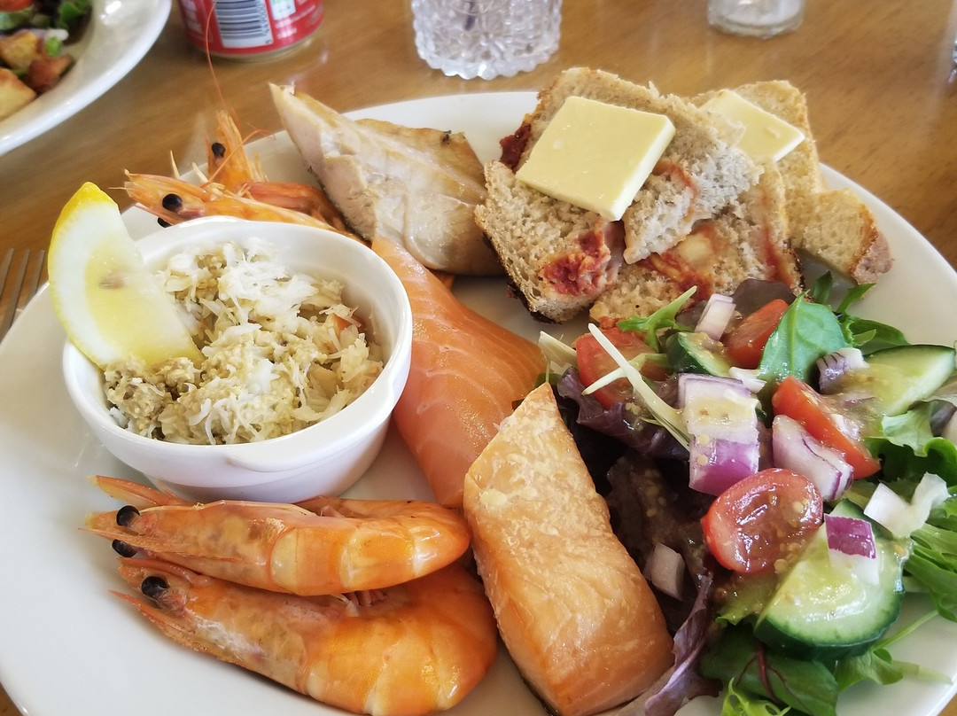 Claire's Cabin, Cafe & Smokehouse