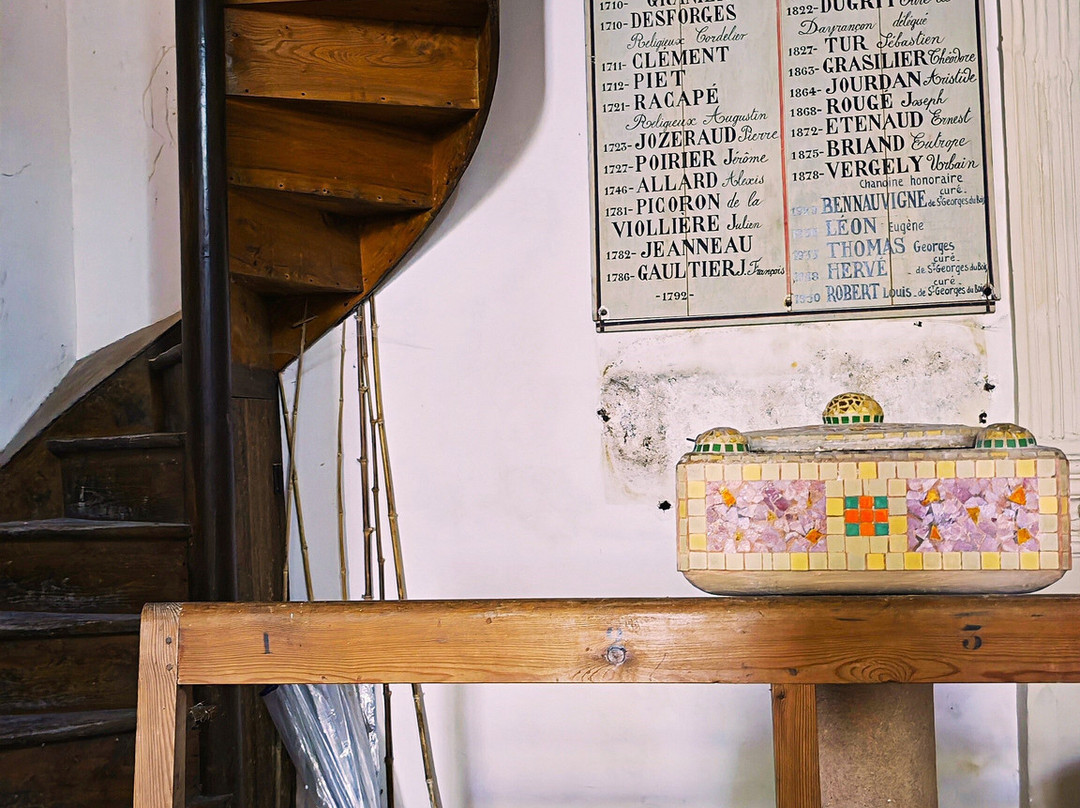 Eglise Saint Saturnin-Saint Saturnin du Bois必去景点