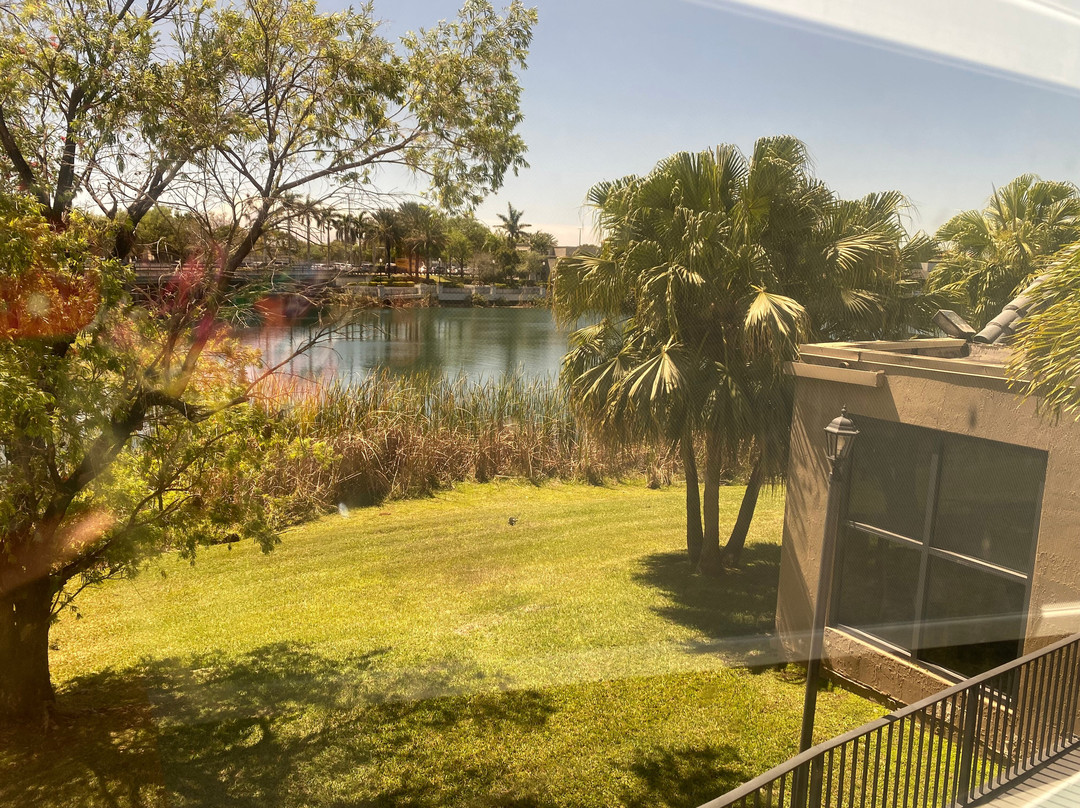 迈阿密肯达尔江山旅馆&套房酒店主图