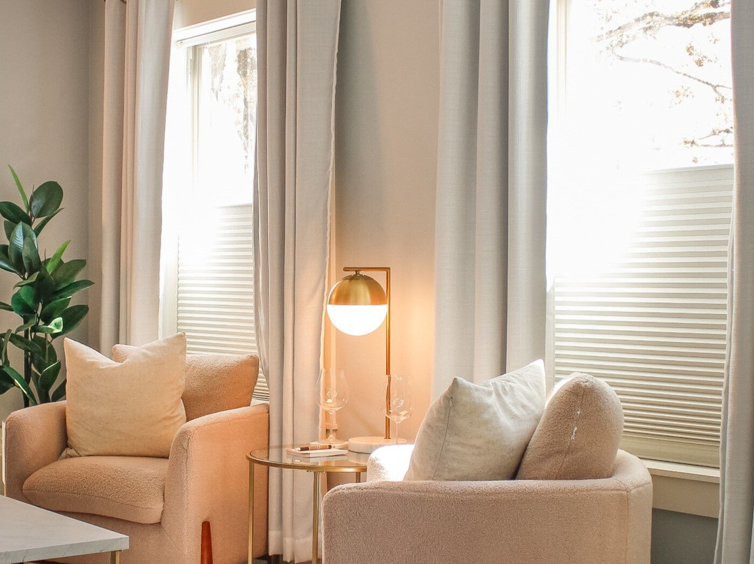 Douglas on Third主图