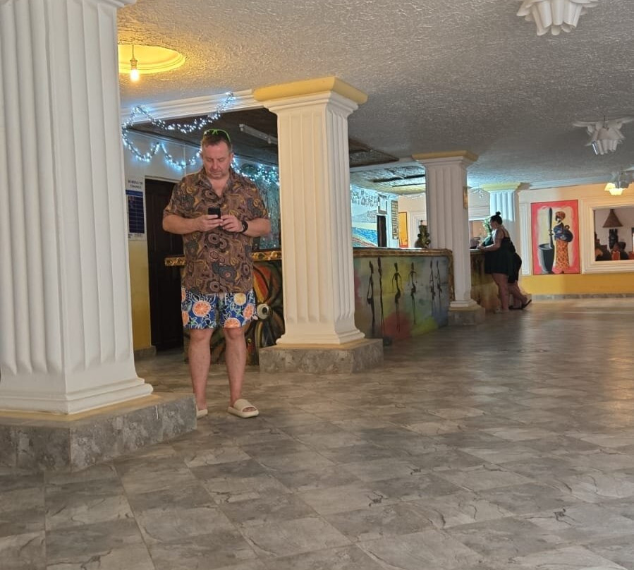Palm Beach Hotel主图