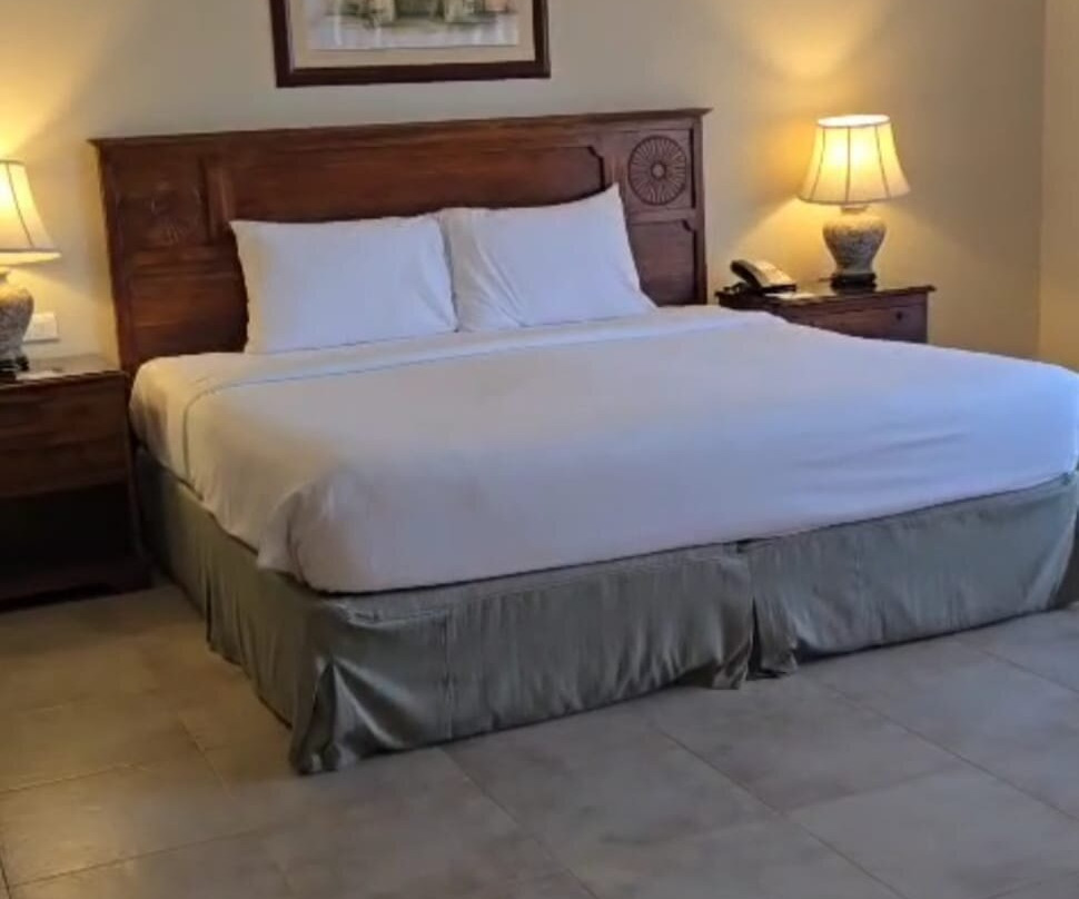 Al Hamra Village Hotel主图