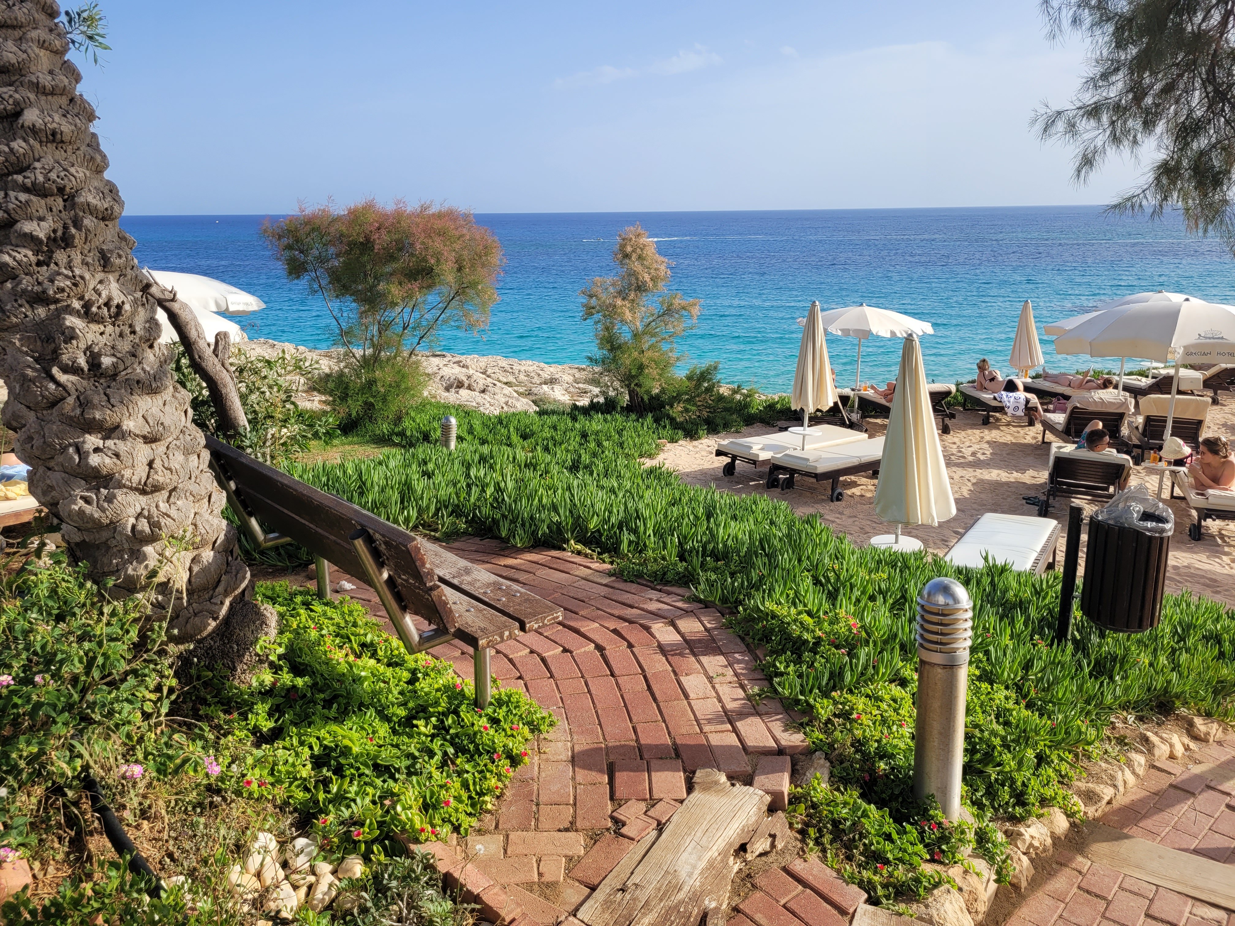 Grecian Sands Hotel-浴室