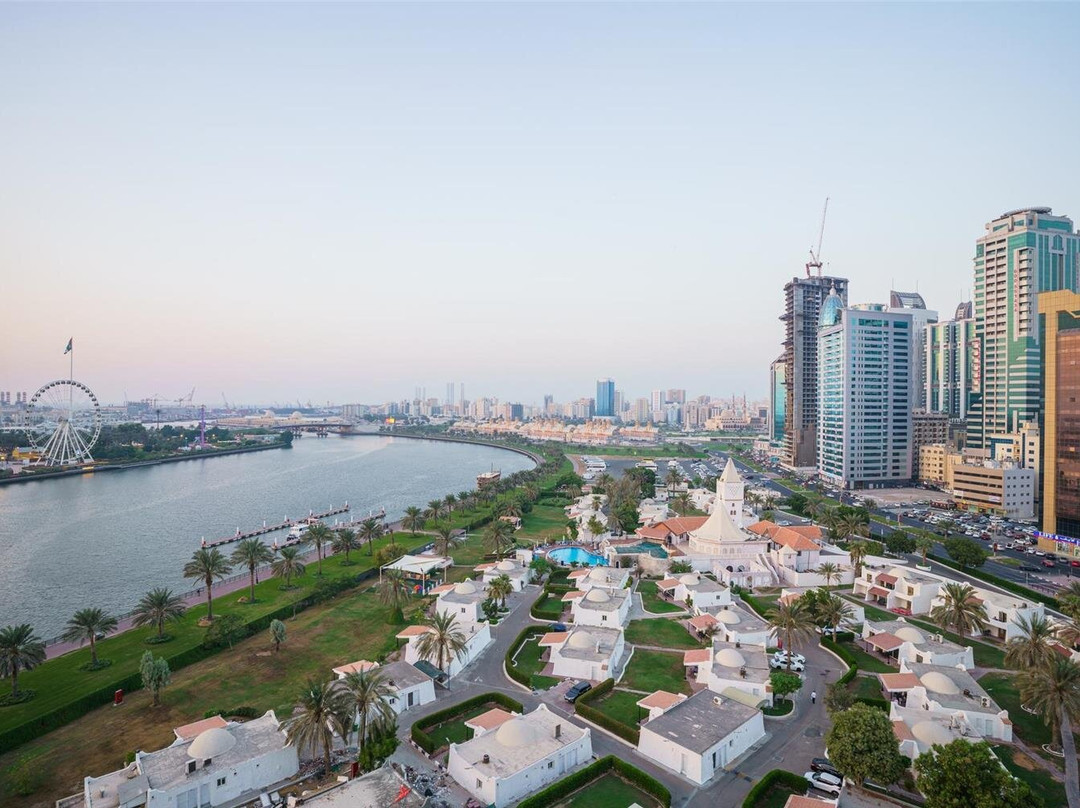 Hotel Holiday International