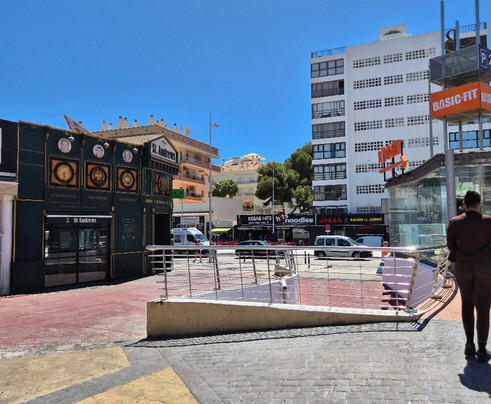 Benalmadena 24 Hour Square-班纳玛德纳必去景点