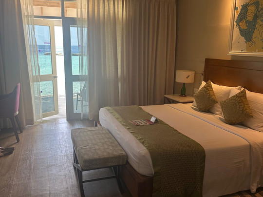 雅暗礁艾莱霍酒店主图