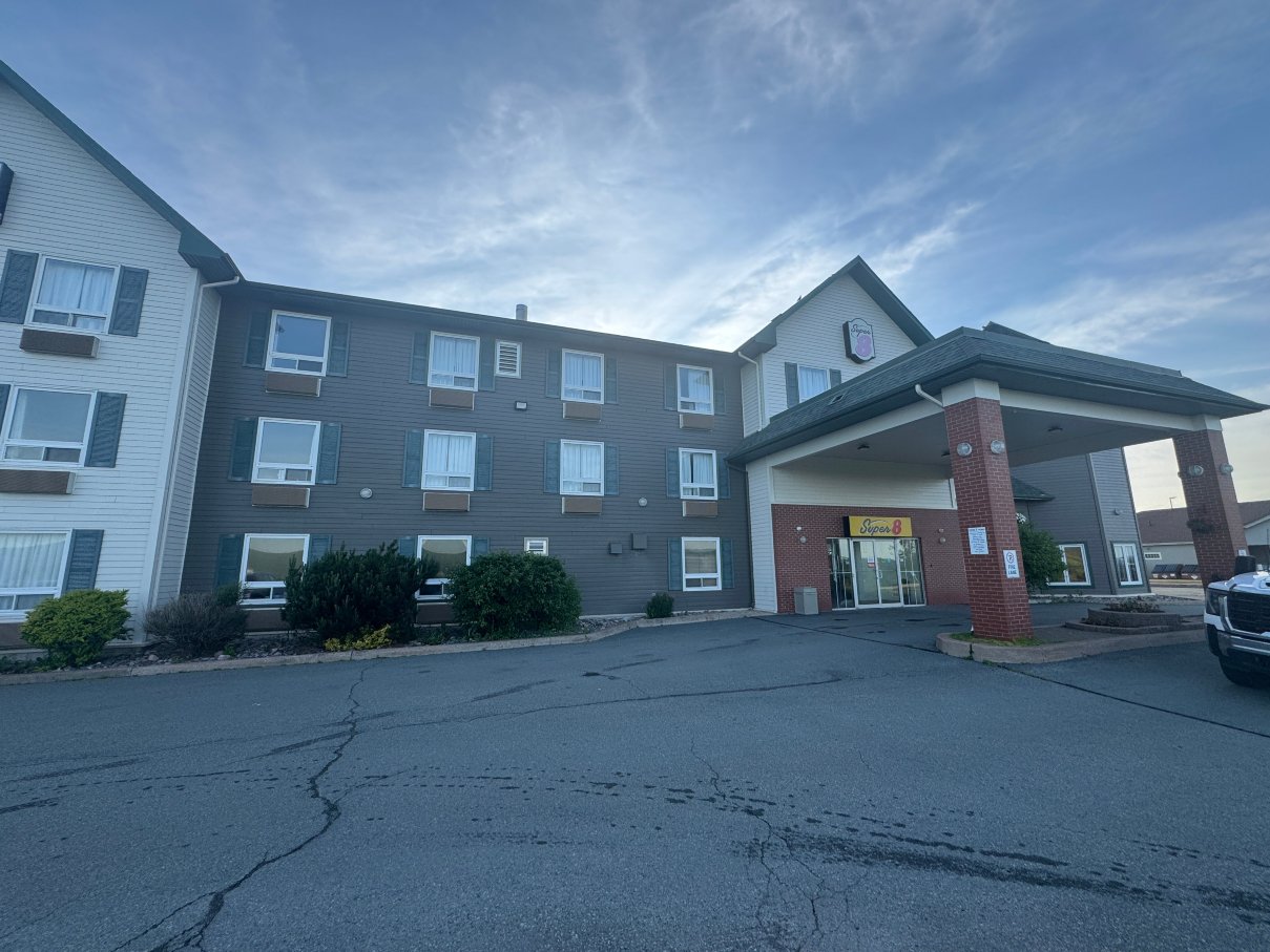 速8特鲁罗酒店-浴室