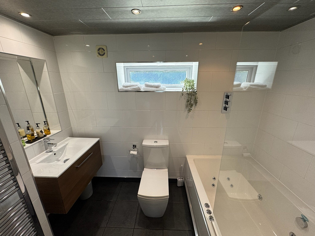 Hot Tub Hideaway主图