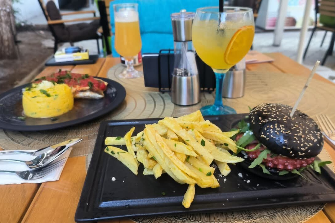 Manima's Gastropub