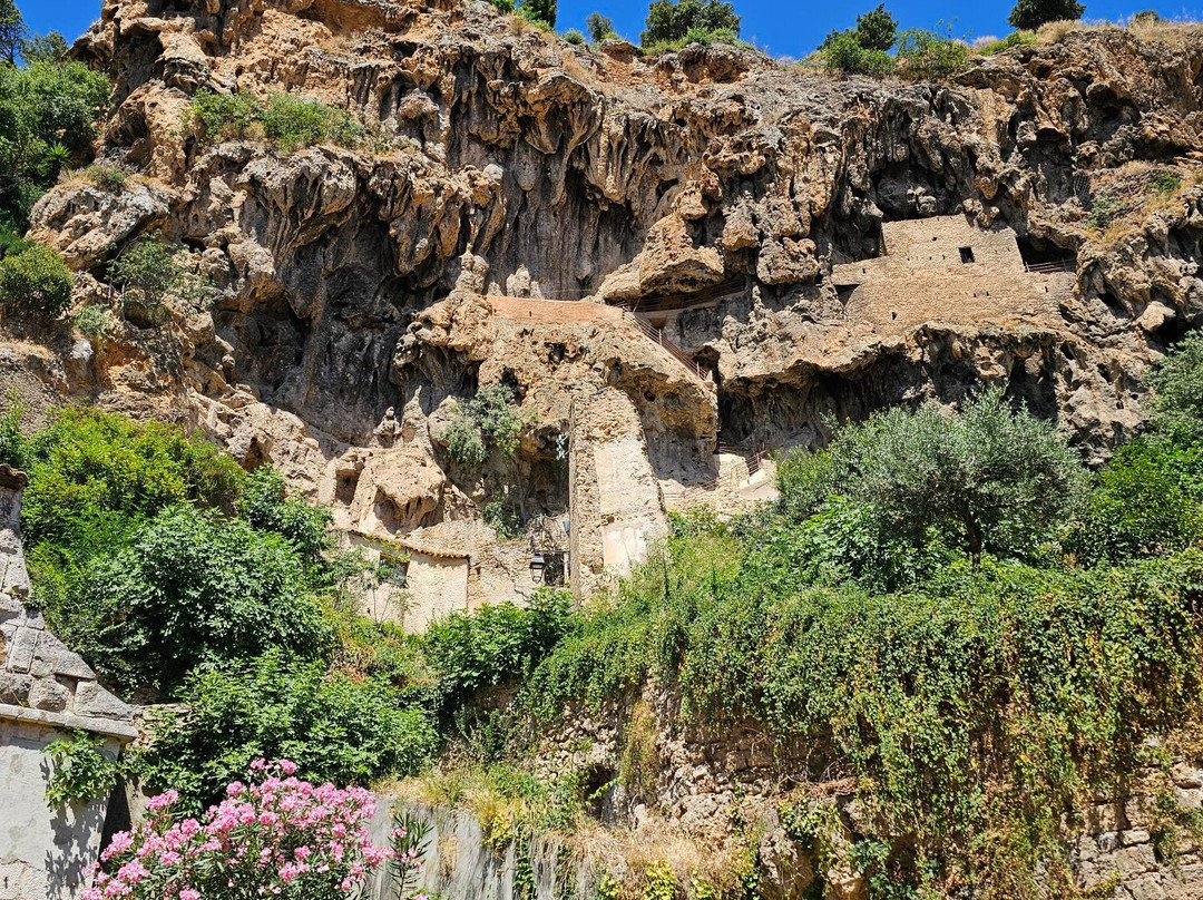 哥伦比尔城堡酒店主图