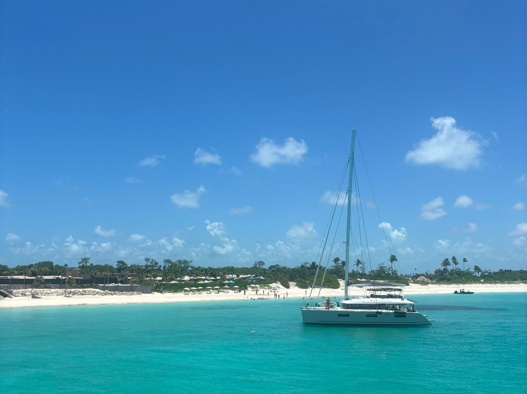 Atlantic Yacht Charters-天堂岛必去景点