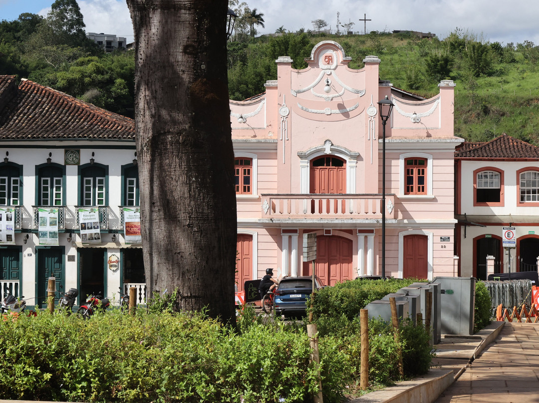 Praca Gomes Freire-Mariana必去景点