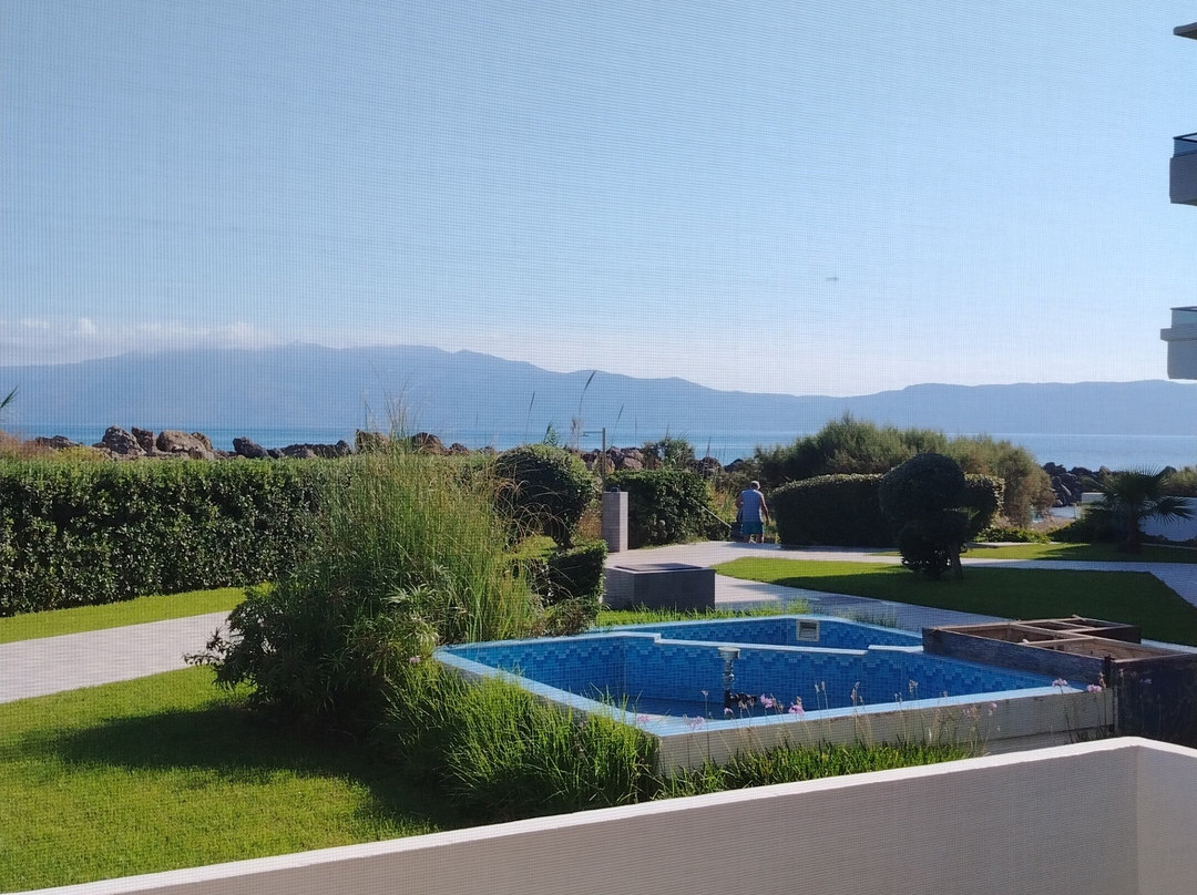 Elena Beach Hotel主图