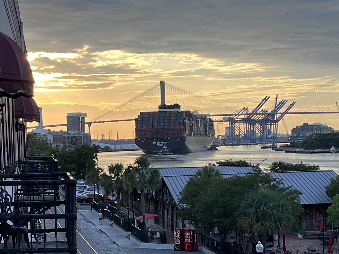 Olde Harbour Inn主图