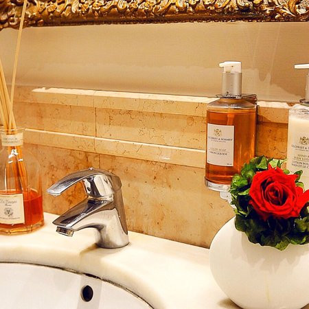 伊甸园酒店主图