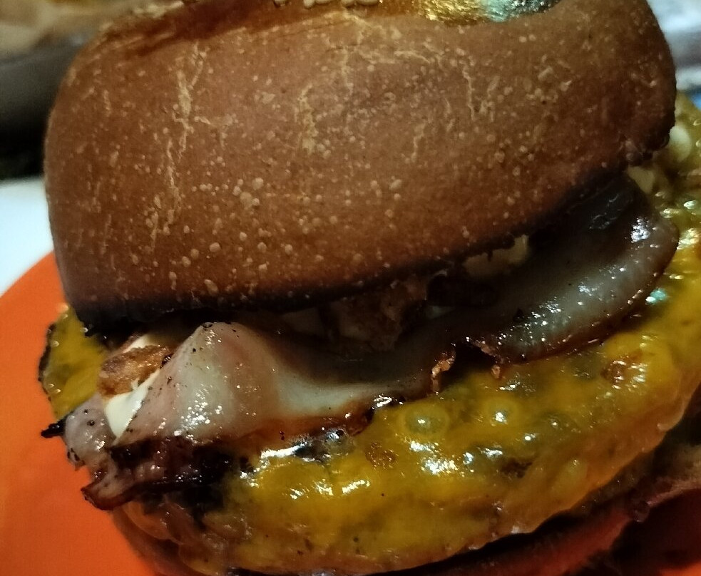 Simon Pub London Bus