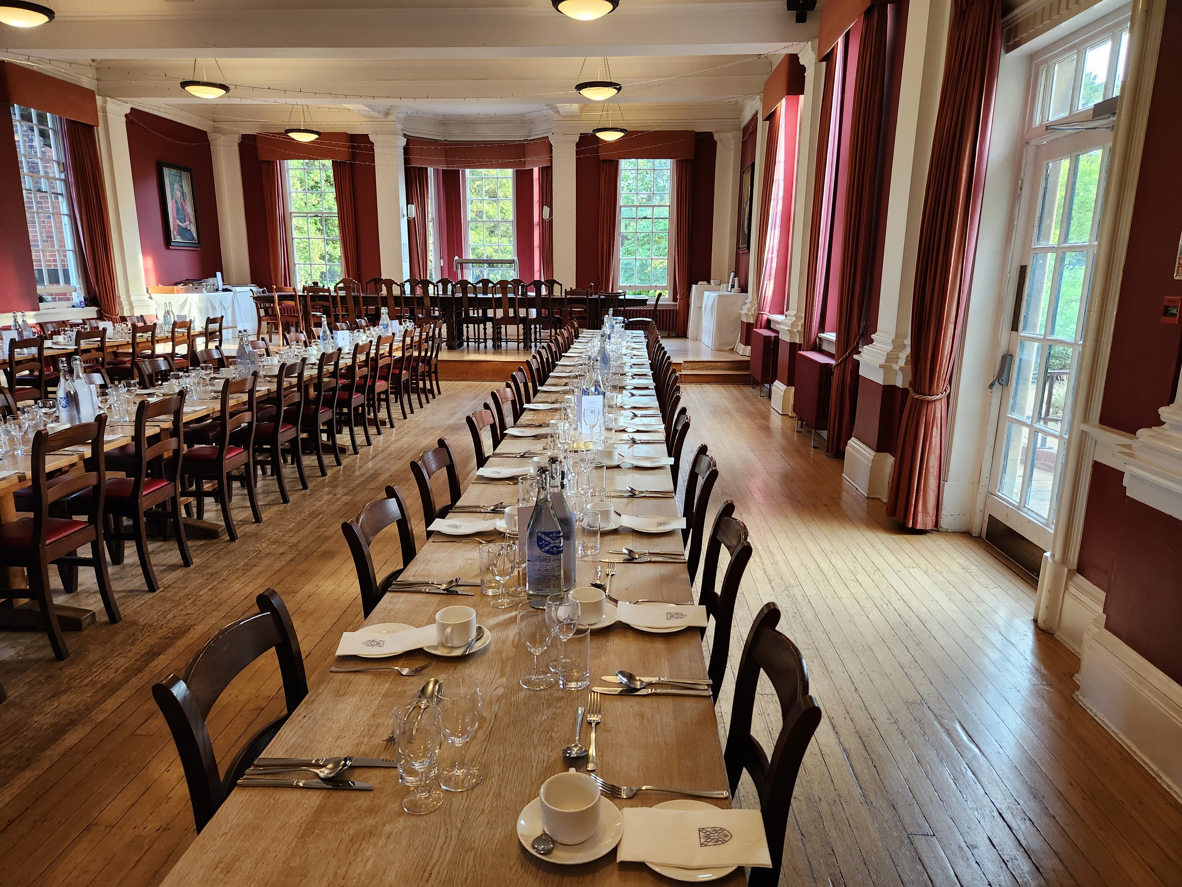 St Hugh's College-官方