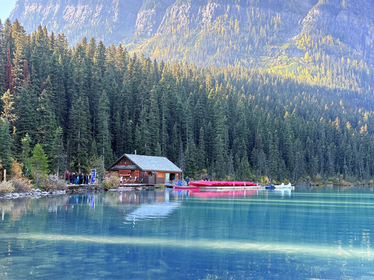 Ten Peaks Shuttle & Tours-班夫必去景点