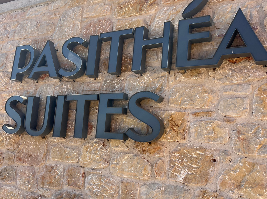 Pasithea Luxury Suites主图