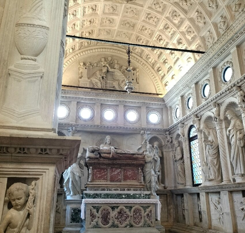 The Chapel of Ivan Orsini-特罗吉尔必去景点
