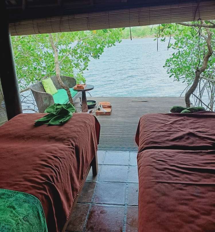 曼杰甘度假村主图